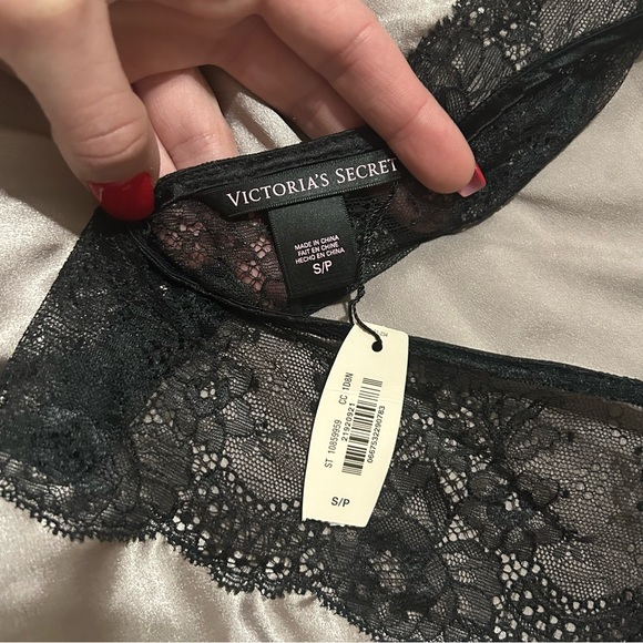 Victoria Secret Lingerie - Picture 5 of 8